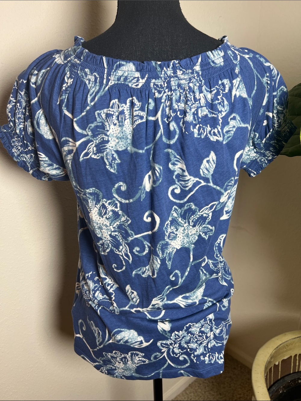 Chaps Women’s Blue White Short Sleeve Peasant Pullover Top Shirt Size Medium - Picture 4 of 14